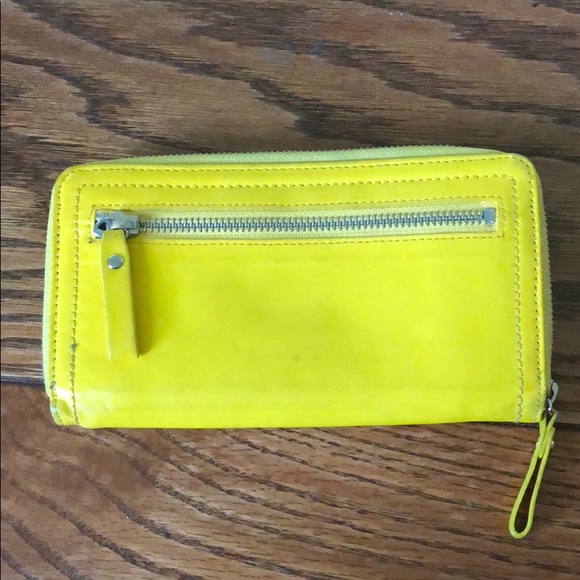 Yellow wallet - Picture 2 of 4